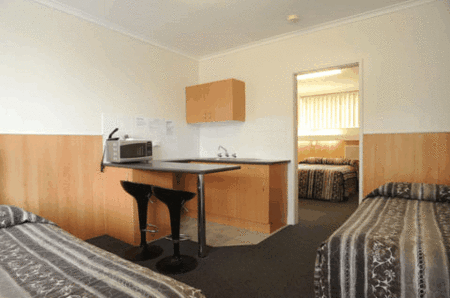 Bamboo Motor Inn - Accommodation Brisbane 2