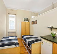 Cambridge Lodge - Accommodation Brisbane
