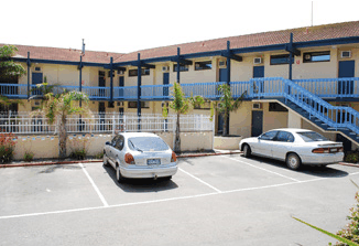 Lakes Central Hotel - Accommodation Brisbane