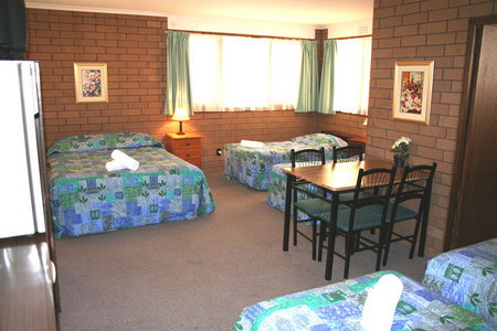Rippleside Park Motor Inn - Accommodation Brisbane 3