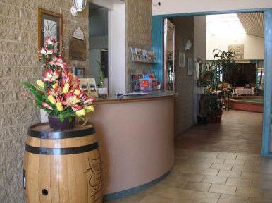 Travellers Rest And The Courtyard Restaurant - Accommodation Brisbane 3