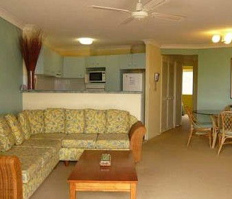 Kirra Palms Holiday Apartments - Accommodation Brisbane 2