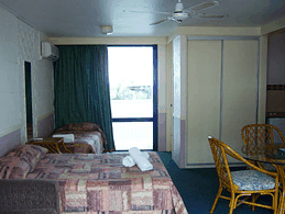 Club Surfers - Accommodation Brisbane