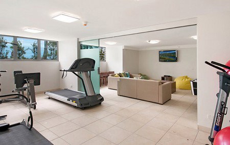Fairshore Beachfront Apartments - Accommodation Brisbane 2