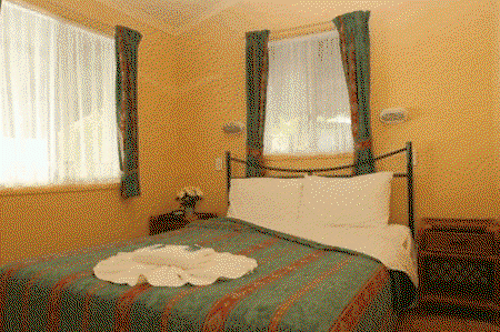 Cane Village Holiday Park - Accommodation Brisbane 0