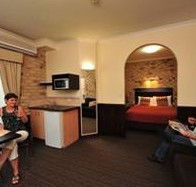 Highlander Motor Inn And Apartments - Accommodation Brisbane