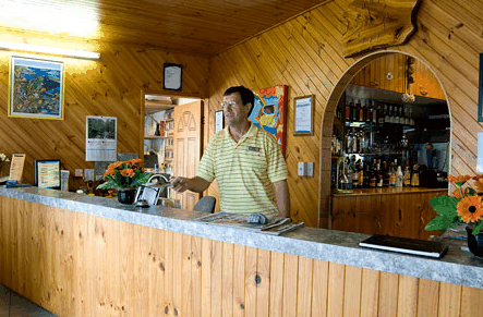 Barrier Reef Motel - Accommodation Brisbane 5