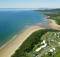 SeaEagles Beach Resort - Accommodation Brisbane