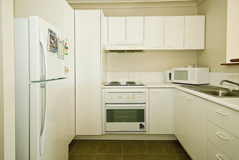 Bay Lodge Apartments - Accommodation Brisbane 1