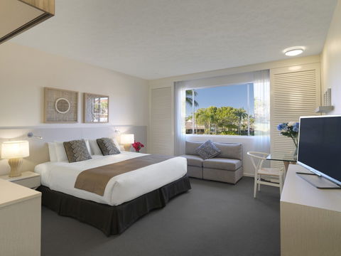 Oaks Oasis - Accommodation Brisbane 4