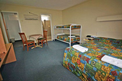 Red Cedars Motel - Accommodation Brisbane 2