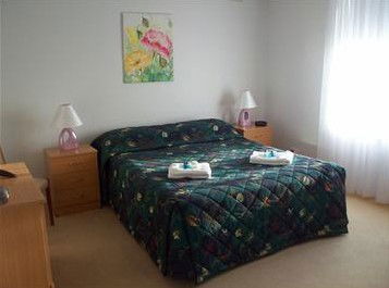 AA Madalena Court Holiday Apartments - Accommodation Brisbane 3