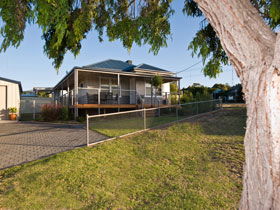 Serenity Holiday House - Accommodation Brisbane 0