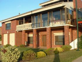The Entertainer - Accommodation Brisbane 0