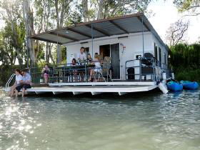 The Murray Dream Self Contained Moored Houseboat - Accommodation Brisbane 0
