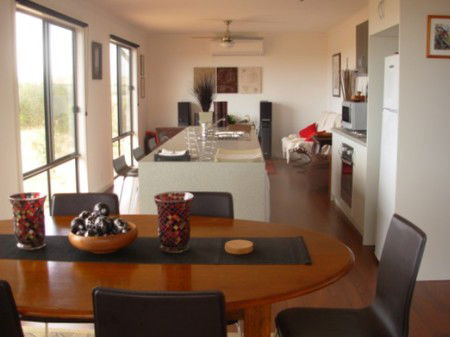 The Bird Hide - Accommodation Brisbane 3