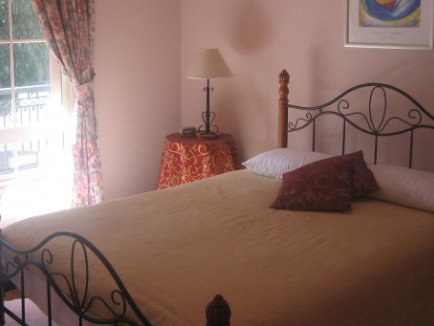 Lakeside Getaway - Accommodation Brisbane 3