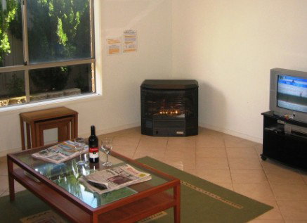 Lakeside Getaway - Accommodation Brisbane 5