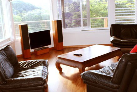 Rockinghorse Studios Resort - Accommodation Brisbane 0