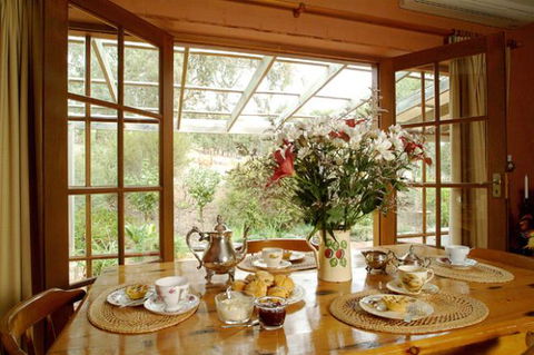 Amanda's Cottage 1899 - Accommodation Brisbane 3