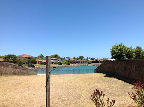 Lakeside Getaway - Accommodation Brisbane 6