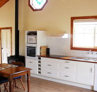 The Old Oak Bed and Breakfast - The Shearing Quarters - Accommodation Brisbane