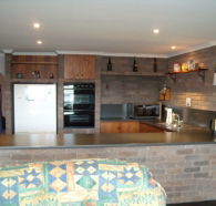 Three Hut Point Waterfront Accommodation - Accommodation Brisbane