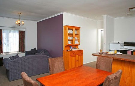 Fox And Hounds Inn - Accommodation Brisbane 1