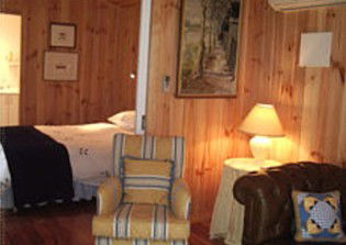 Summer Cottage - Accommodation Brisbane 3