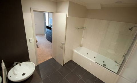 Executive Townhouse, Ballarat - Accommodation Brisbane 1