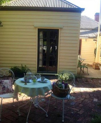 Newington House - Accommodation Brisbane 0