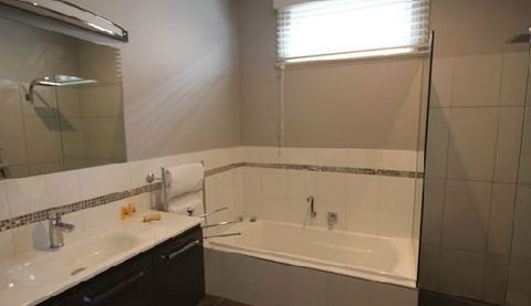 Accommodation On Lyons - Accommodation Brisbane 5