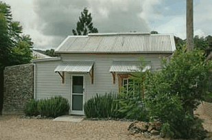 Mavis's Kitchen and Cabins - Accommodation Brisbane