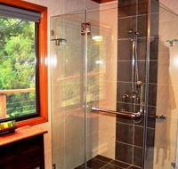 A Waterfall Hideout-Rainforest Cabin for Couples - Accommodation Brisbane