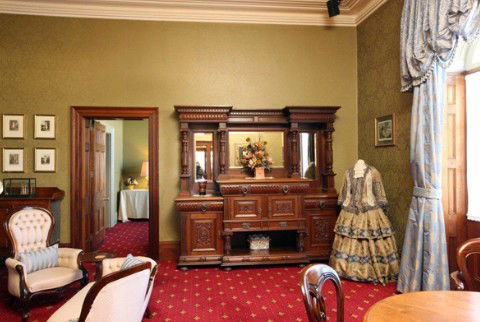 Mandelson's Of Goulburn - Accommodation Brisbane 3