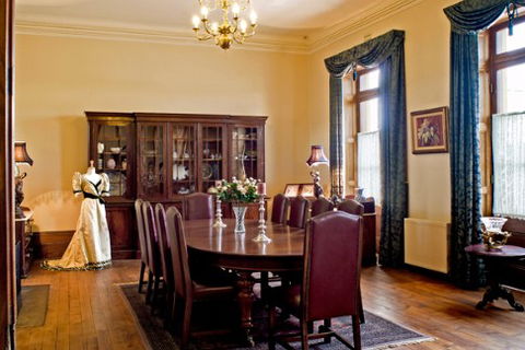 Mandelson's Of Goulburn - Accommodation Brisbane 4