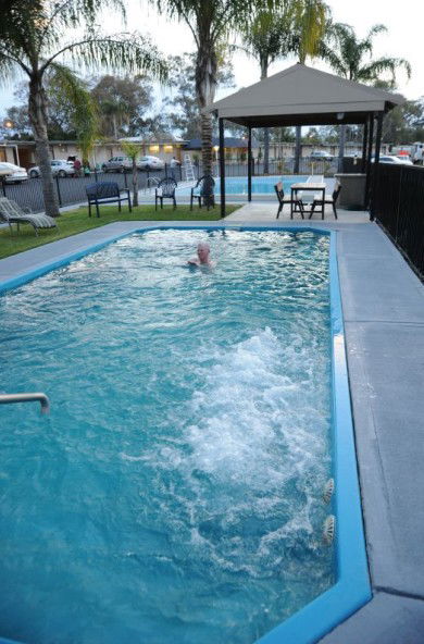 Artesian Spa Motel - Accommodation Brisbane 1