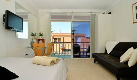 Beach Studio On Bombo - Accommodation Brisbane 5