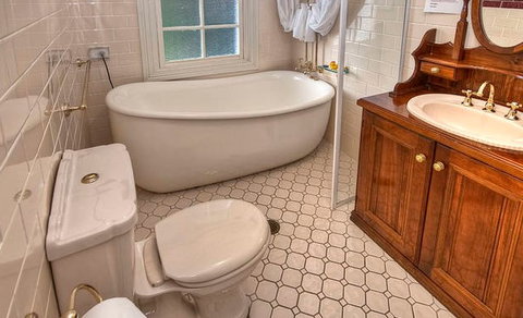 Bridal Falls Cottage - Accommodation Brisbane 0