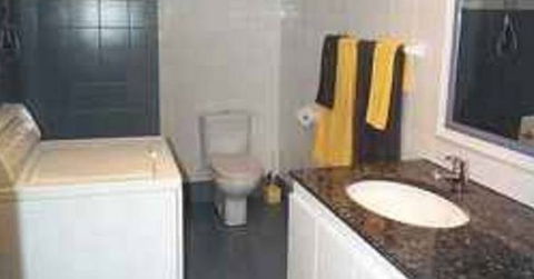 A Beach House Near Manly - Accommodation Brisbane 0