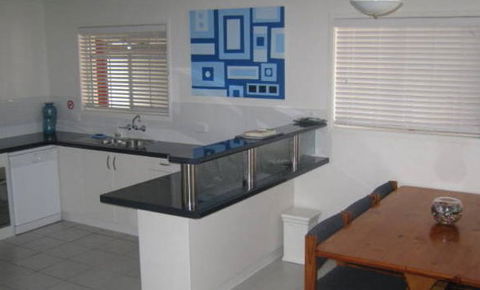 Campwin Beach House Bed And Breakfast - Accommodation Brisbane 3
