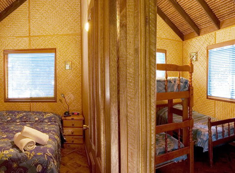 Straddie Bungalows - Accommodation Brisbane 4