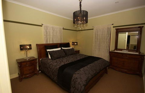 The Cottage At The Sanctuary Bed And Breakfast - Accommodation Brisbane 3