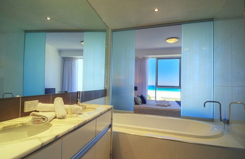 Reflection Tower Two - Accommodation Brisbane 1