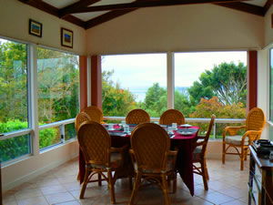 Albany View Street Lodge Bed And Breakfast And Art Studio - Accommodation Brisbane 0
