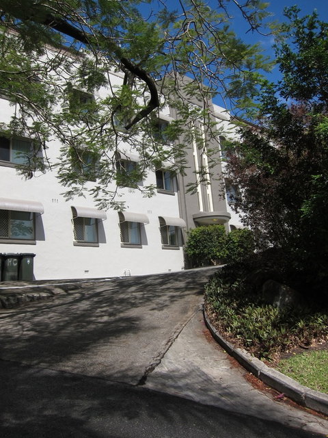 Hampton Court Apartments - Accommodation Brisbane 3