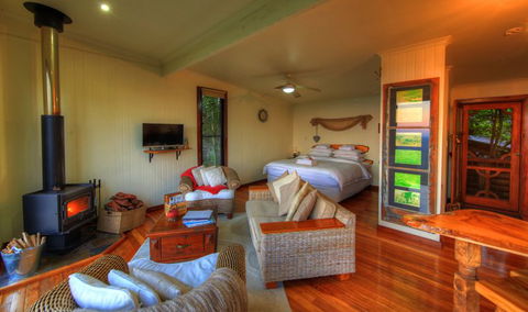 At Remingtons B & B - Accommodation Brisbane 4