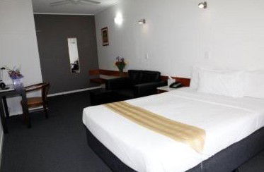 Ayr Travellers Motel - Accommodation Brisbane 0