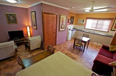 Cairns New Chalon - Accommodation Brisbane 5