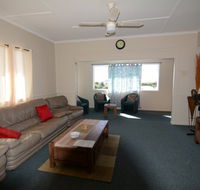 AMELIA STREET GLADSTONE 5 BEDROOMS - Accommodation Brisbane